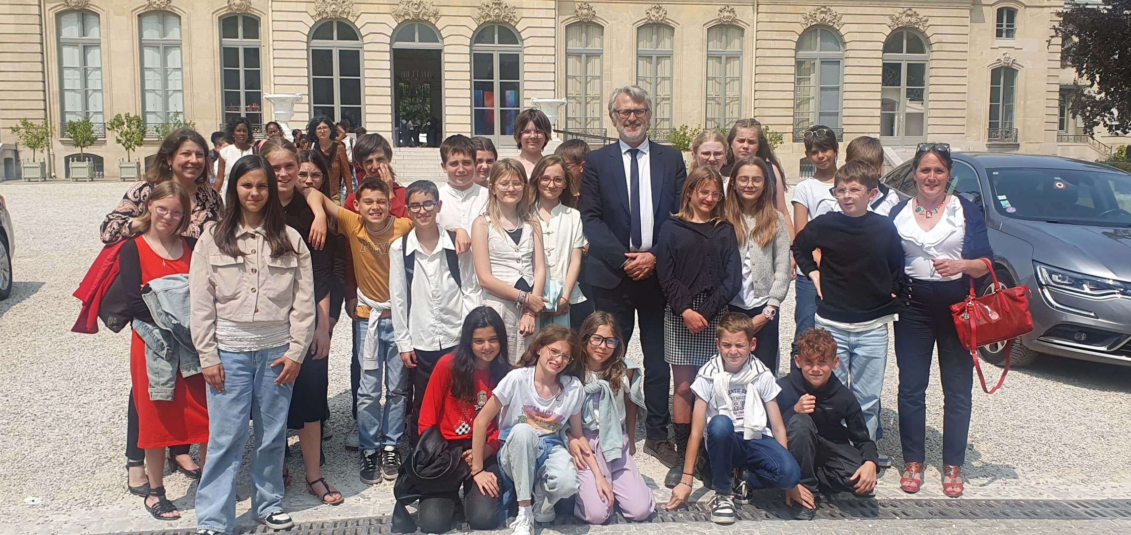Devant l’Assemblée nationale avec Yannick Monnet, député de la circonscription