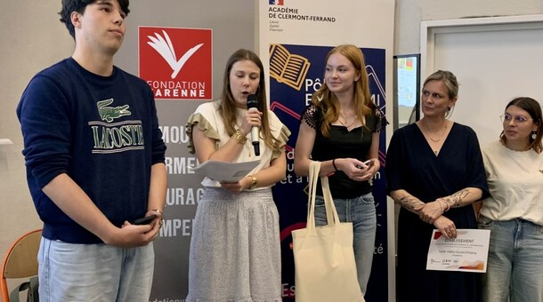 Elèves de la rédaction de Radio Cham, lycée Valérie Giscard d’Estaing de Chamalières, établissement pilote en EMI.