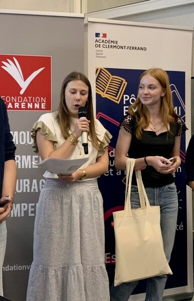 Elèves de la rédaction de Radio Cham, lycée Valérie Giscard d’Estaing de Chamalières, établissement pilote en EMI.
