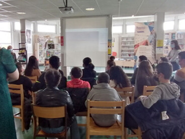 Collègiens en classe