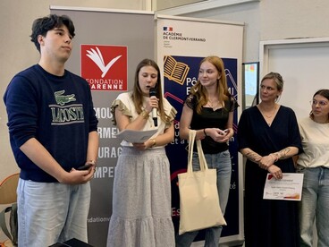 Elèves de la rédaction de Radio Cham, lycée Valérie Giscard d’Estaing de Chamalières, établissement pilote en EMI.
